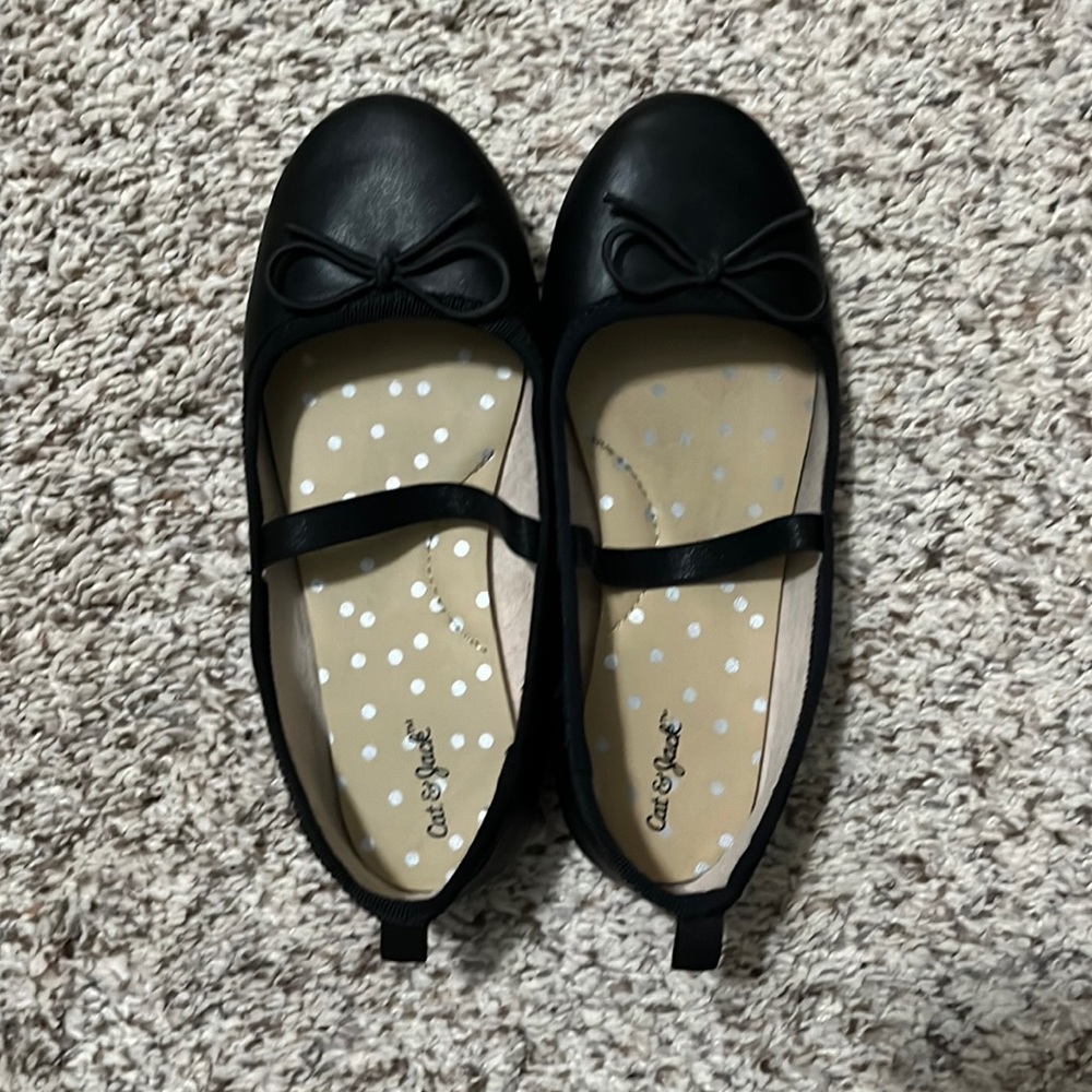 Like new condition girls size 12 Cat and Jack ballet flats